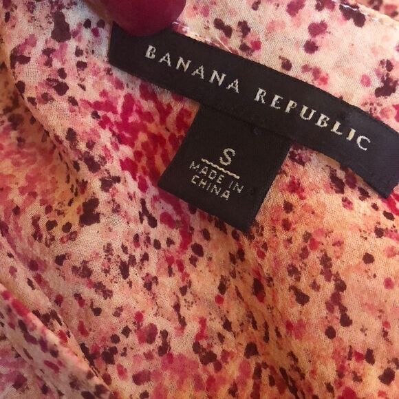 Banana Republic semi sheer floral top - Picture 3 of 5